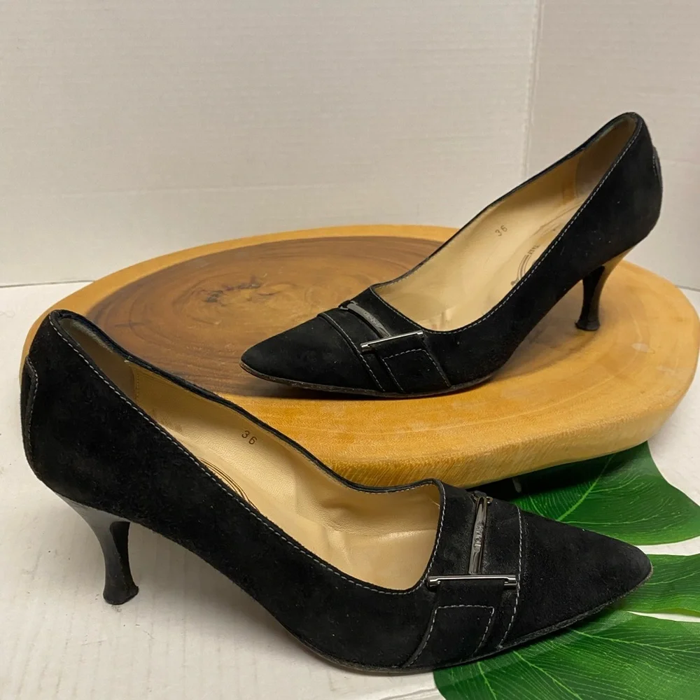 TODS Suede Kitten heel T Charm Heels - Picture 1 of 8